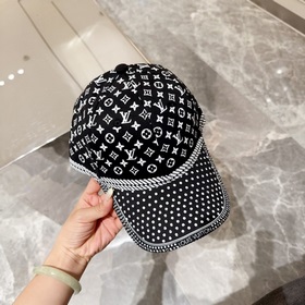 Louis Vuitton LV — это модель, которую можно носить в течение мно