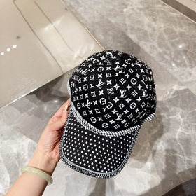 Louis Vuitton LV — это модель, которую можно носить в течение мно