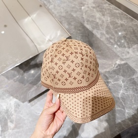 Louis Vuitton LV — это модель, которую можно носить в течение мно