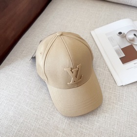 LV Louis Vuitton бейсболка. Легкая и дышащая. Идеальный крой, экс