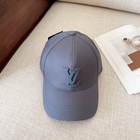 LV Louis Vuitton бейсболка. Легкая и дышащая. Идеальный крой, экс