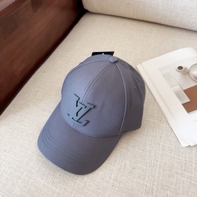 LV Louis Vuitton бейсболка. Легкая и дышащая. Идеальный крой, экс