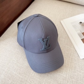LV Louis Vuitton бейсболка. Легкая и дышащая. Идеальный крой, экс