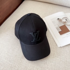 LV Louis Vuitton бейсболка. Легкая и дышащая. Идеальный крой, экс