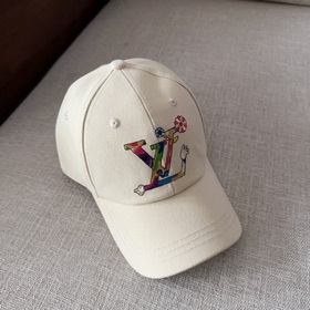 LV Louis Vuitton оригинальная вышитая бейсболка. Легкая и дышащая