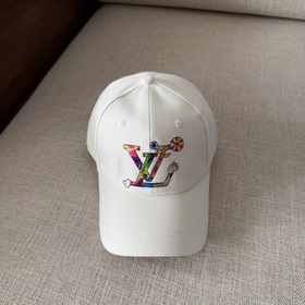 LV Louis Vuitton оригинальная вышитая бейсболка. Легкая и дышащая