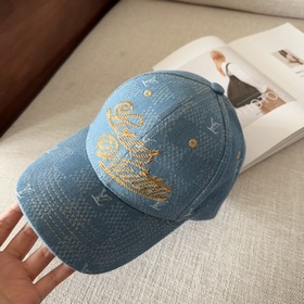 LV Louis Vuitton оригинальная вышитая бейсболка. Легкая и дышащая