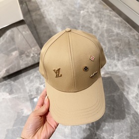 Louis Vuitton LV — это модель, которую можно носить в течение мно