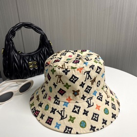LV Tyer выпустила совместную коллекцию двусторонних кепок в стиле