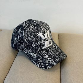 Бейсболка Louis Vuitton Новая бейсболка LV, тщательно изготовленн