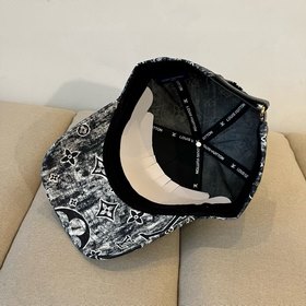 Бейсболка Louis Vuitton Новая бейсболка LV, тщательно изготовленн