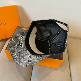Бейсболка Louis Vuitton Новая бейсболка LV, тщательно изготовленн