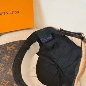 Бейсболка Louis Vuitton Новая бейсболка LV, тщательно изготовленн
