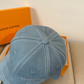 Бейсболка Louis Vuitton Новая бейсболка LV, тщательно изготовленн