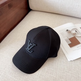 LV Louis Vuitton бейсболка. Легкая и дышащая. Идеальный крой, экс