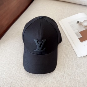 LV Louis Vuitton бейсболка. Легкая и дышащая. Идеальный крой, экс