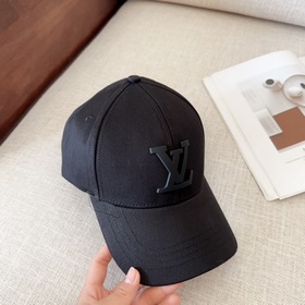 LV Louis Vuitton бейсболка. Легкая и дышащая. Идеальный крой, экс