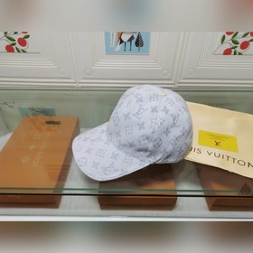 Новейшая модель на официальном сайте LV, изготовлена из кожи верх