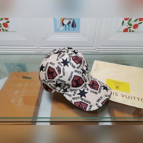 Новая модель на официальном сайте Lv, изготовлена по оригинальном