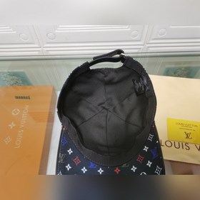Новейшая модель на официальном сайте LV, изготовлена из кожи верх