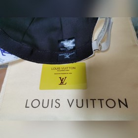 Новейшая модель на официальном сайте LV, изготовлена из кожи верх