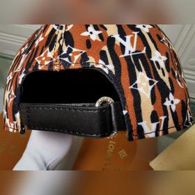 Новейшая модель на официальном сайте LV, изготовлена из высококач