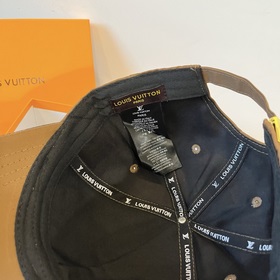 Бейсболка Louis Vuitton Новая бейсболка LV, тщательно изготовленн