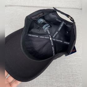 LV Louis Vuitton бейсболка. Легкая и дышащая. Идеальный крой, экс