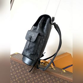 M55699 Черный прессованный кожаный рюкзак с кодом 163c. Функциона
