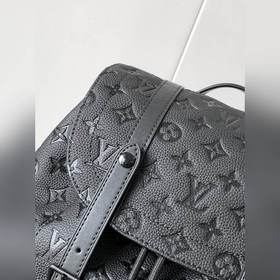 M55699 Черный прессованный кожаный рюкзак с кодом 163c. Функциона