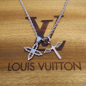 Новинка в продаже. Ожерелье Louis Vuitton LV. Оригинальный товар,