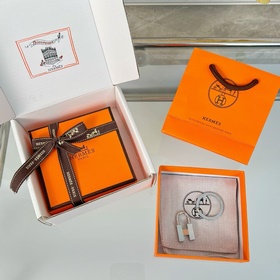 Новый товар в наличии, семь цветов наличии Hermès Cadenas Quizz R