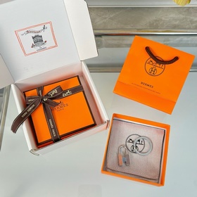 Новый товар в наличии, семь цветов наличии Hermès Cadenas Quizz R