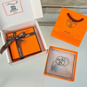 Новый товар в наличии, семь цветов наличии Hermès Cadenas Quizz R