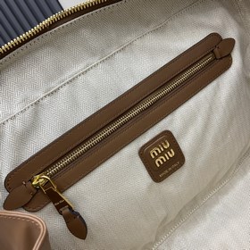 【Новинка】 Новая модель портфеля от M, изготовленная из высококаче
