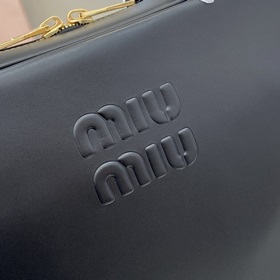 Новая модель Деловая сумка MIU представляет собой идеальное сочет