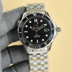 Серия Omega Seamaster 300M, с усовершенствованными деталями, таки