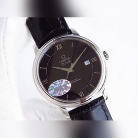 Часы Omega De Ville. Элегантный тонкий корпус в сочетании с лакон