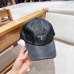 Новая трехмерная бейсболка Prada, изысканная и безупречная! Тщате