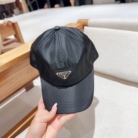 Новая трехмерная бейсболка Prada, изысканная и безупречная! Тщате