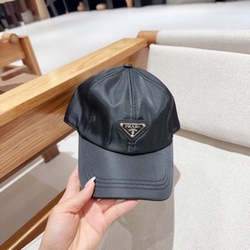 Новая трехмерная бейсболка Prada, изысканная и безупречная! Тщате