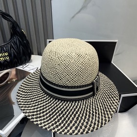 PRADA Пальто, шляпа в стиле знатной дамы, изготовлена из высокока