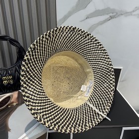 PRADA Пальто, шляпа в стиле знатной дамы, изготовлена из высокока