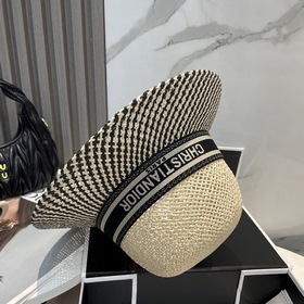 PRADA Пальто, шляпа в стиле знатной дамы, изготовлена из высокока