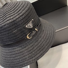 PRADA Пальто, шляпа в стиле знатной дамы, изготовлена из высокока
