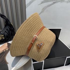 PRADA Пальто, шляпа в стиле знатной дамы, изготовлена из высокока