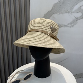 PRADA Пальто, шляпа в стиле знатной дамы, изготовлена из высокока