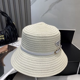 PRADA Пальто, шляпа в стиле знатной дамы, изготовлена из высокока