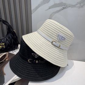 PRADA Пальто, шляпа в стиле знатной дамы, изготовлена из высокока