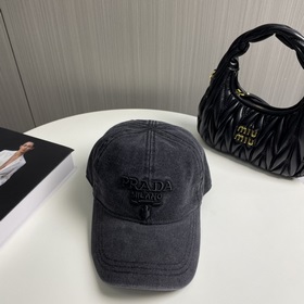 Рыбацкая кепка Prada с вышитыми буквами Оригинальный дизайн, прив